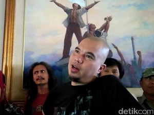 Kisah Ahmad Dhani dan Kata Idiot yang Menyeretnya ke Meja Hijau