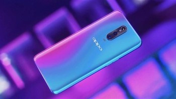 R17 Pro menawarkan tiga kamera di bagian belakang. Foto: Oppo