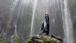 Siapa yang Terhipnotis Air Terjun Kebanggaan Pulau Jawa Ini?