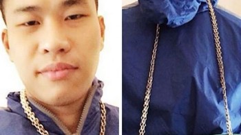 Kalungnya ternyata dari rantai tas. Foto: bored panda