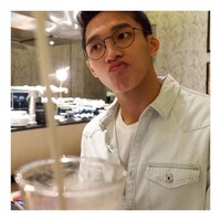 Begitu juga dalam postingan Instagram berikut. Pria 21 tahun tersebut memang cukup sering membagikan selfie-nya yang semakin membuat penggemar wanita terpikat. Foto: Instagram @jonatanchristieofficial