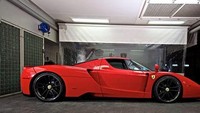 Ferrari Enzo seharga US$ 1 juta atau Rp 14,5 miliar ini juga laku terjual lewat ebay. Istimewa/financesonline.com.