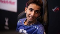 Sumail Hassan (US$ 2,63 juta). Pria asal Pakistan ini lahir pada 13 Februari 1999 atau atau kini telah berusia 19 tahun. Pada 2017 lalu, Sumail Hasan tercatat sebagai gamer termuda dengan penghasilan di atas US$ 1 juta dalam Guinness World Record. Pada tahun 2016, Majalah Times memasukannya satu dari 30 remaja paling berpengaruh. (pocket-lint/Epicenter)