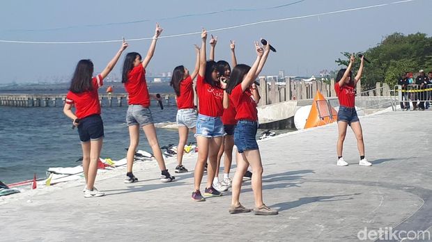 Di Ancol, JKT48 Semangati Peserta Jetski Asian Games 2018