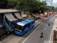 Mimpi RI Punya Transportasi Gabungan Bus Dengan LRT