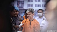 Sulis mengatakan, hukuman pidana diberikan kepada Fariz RM agar merasa jera. Namun, sambung Sulis, jika dilihat dari sisi yang lain Fariz RM juga mempunyai kesempatan untuk direhabilitasi sebab dia hanya korban penyalahgunaan narkoba.