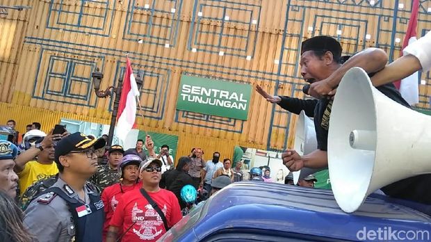 Lawan Arus, Massa Tolak Deklarasi #2019GantiPresiden