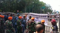 Aparat menjaga agar suasana tetap kondusif. Foto: Chaidir Tanjung/detikcom