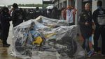 Basah dan Dingin Silverstone Berujung Batalnya MotoGP Inggris