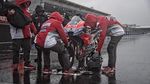 Basah dan Dingin Silverstone Berujung Batalnya MotoGP Inggris