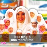 Neno Warisman dikenal sebagai penyanyi dan bintang film di tahun 1980-an. Ia pun sempat merilis lagu religi untuk anak-anak di tahun 90-an. Penampilan hijabnya sudah menarik perhatian kala itu. Foto: Istimewa