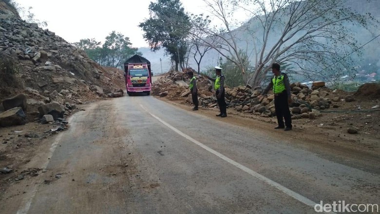 Jalan Nasional Trenggalek Kerap Longsor, Ini Strategi Kementerian PUPR Jalan Nasional Trenggalek Kerap Longsor, Ini Strategi Kementerian PUPR