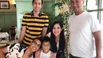 Potret Cantik Loemongga, Istri Menteri Sosial Baru yang Hobi Ngopi