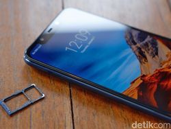 Unboxing Pocophone F1, Ponsel Gahar Ramah Kantong