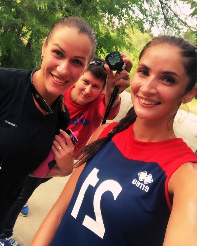 Dengan wajah berkeringat sehabis olahraga, kecantikan Kristina Karapetyan tetap paripurna. Foto: Instagram Kristina Karapetyan