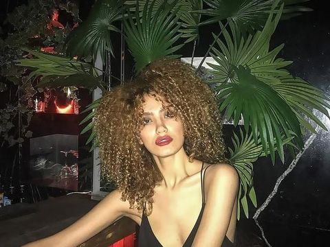 Model Ini Jual Keperawanan Rp 1,6 Miliar Demi Belikan Rumah untuk Ibunya