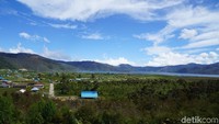Di atas pegunungan Kabupaten Pegunungan Arfak (Pegaf), Papua Barat ada danau laki-laki dan perempuan. Ini Anggi Giji sampai foto keenam (Ahmad Masaul Khoiri/detikcom)