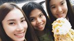 Cantik dan Jago Bulu Tangkis, Ini Greysia Polii Saat Makan Bareng Temannya