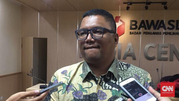 KPU dan Bawaslu Bahas Dugaan Kampanye Jokowi di Media Massa