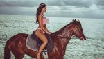 Liburannya Ratu Instagram Seksi dari Inggris, Demi Rose