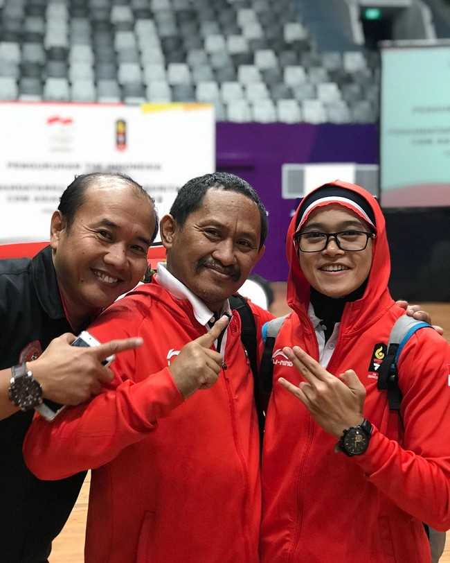 Puspa berhasil mengalahkan Nurzuhairah Mohammad Yazid dari Singapura dan Cherry May Regalado asal Filipina. Ia meraih medali emas pertama dari cabang Pencak Silat Asian Games 2018. Foto: Instagram/Arumdara