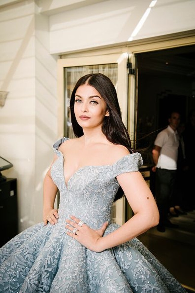Tampilan ikon kecantikan Bollywood Aishwarya Rai (44 tahun) tidak berbeda jauh dari saat ia memenangkan Miss World di tahun 1994. Foto: Getty Images