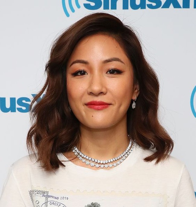 Pemain film Crazy Rich Asians Constance Wu (36 tahun) ini juga cukup awet muda. Sepertinya ia masih pantas bermain sebagai wanita 20 tahunan. Foto: Getty Images