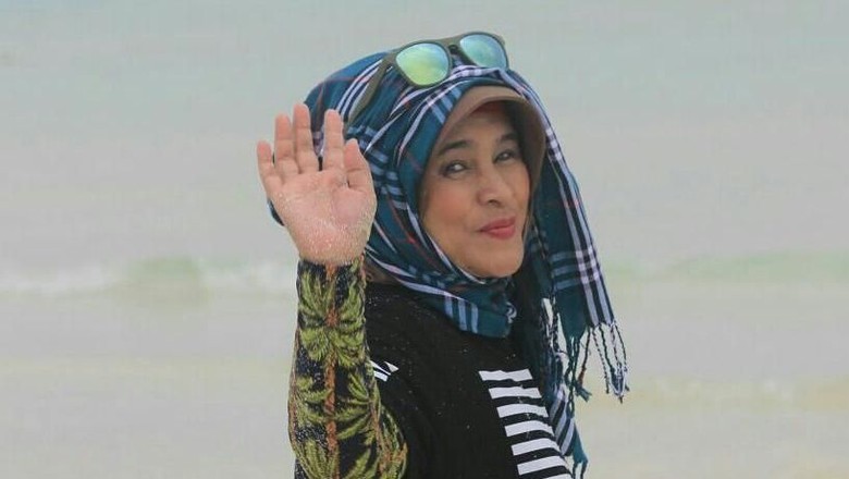 HNW: Neno Warisman dan Mardani Wakil Ketua Timses Prabowo-Sandi HNW: Neno Warisman dan Mardani Wakil Ketua Timses Prabowo-Sandi