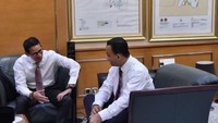 Ini momen mereka berbincang berdua. (Foto: dok. Instagram Anies Baswedan)