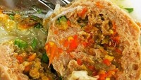 Bakso isi cabe ini menggiurkan... Pedes banget..., kata @ariwwira. Duh, ngeliatnya aja bikin ngiler ya? Foto: Instagram