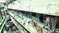 Rencananya pada Agustus ini semua penguhuni unit diminta mengosongkan kamar mereka.