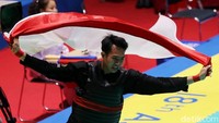 Bertarung dalam partai final yang dilangsungkan di Padepokan Pencak Silat, TMII, Senin (27/8/2018) siang WIB, Adi Putra mengalahkan wakil Malaysia, Mohd Al Jufferi Jamari dengan skor 4-1.