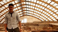 Ia pun mendapat kesempatan untuk berkunjung ke kawasan neolitik Catalhoyuk, Konya di Turki. (henrygolding/Instagram)