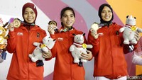 Sebelumnya di nomor estafet putra juga menyabetnya usai tercipta all indoenesian final. Total panjat tebing menyumbang tiga keping emas dan dua perak.