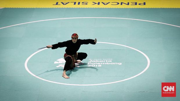 Puspa Arumsari kenal pencak silat melalui kakaknya.