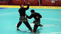 Bertempat di Padepokan Pencak Silat, TMII, Jakarta, Senin (27/8/2018), Yola/Hendy tampil sebagai yang terbaik di nomor seni ganda putra. Keduanya memperoleh skor tertinggi 580.