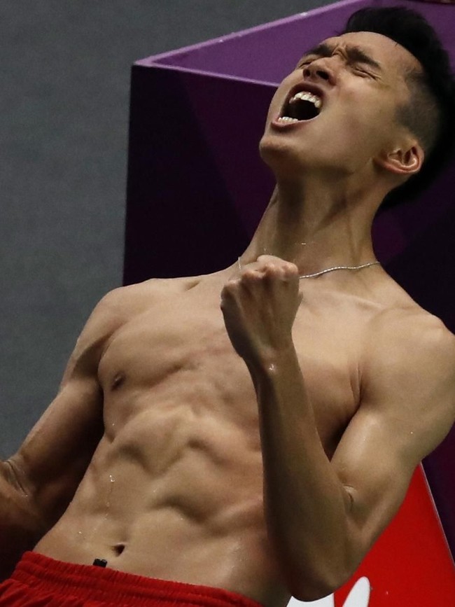 Aksi Jojo talanjang dada itu menjadi pembahasan menarik para netizen di media sosial. Tak sedikit yang meresponsnya dengan kata-kata kocak. Salah satunya dari akun Twitter @LilyVergita. SH*T OVARIUM GW MELEDAK LEDAK MEMPRODUKSI SEL TELUR. (Foto: Reuters)