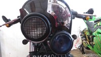 Motor yang Gil gunakan adalah Yamaha R25. Roda dua tersebut dipercayakan ke rumah modifikasi Bali, GTX Bodywork, untuk dimodifikasi. Foto: Ruly Kurniawan