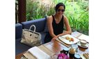 Potret Cantik Loemongga, Istri Menteri Sosial Baru yang Hobi Ngopi