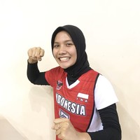 Setelah berhijab, penampilan Nandita memang cukup berubah. Ia terlihat mencoba beragam jenis hijab seperti hijab instan hingga khimar syari. (Foto: Instagram/nanditaayu17)