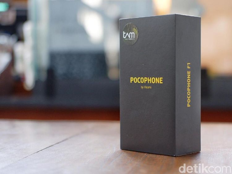 Unboxing Pocophone F1, Ponsel Gahar Ramah Kantong