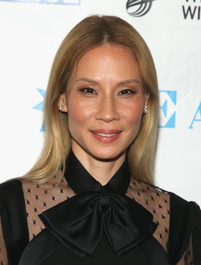 Lucy Liu (49 tahun) tampak belum menua sejak membintangi film Charlies Angels. Tak disangka jika usianya sudah hampir memasuki kepala lima. Foto: Getty Images