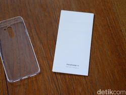 Unboxing Pocophone F1, Ponsel Gahar Ramah Kantong