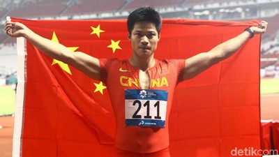 Su Bingtian Raih Emas di Lari 100 Meter Putra