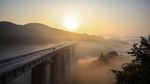 China Bangun Jembatan di Atas Awan