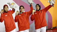 Praktis, hanya Aries dkk yang melenggang ke semifinal. Aksi Spiderwoman dkk itu pun kembali gemilang di babak empat besar dengan mengalahkan Iran.