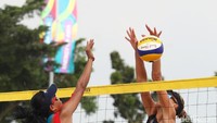 Pada set kedua, pasangan Juliana/Utami tak banyak memberi kesempatan lawan untuk mengumpulkan poin. Pasangan Indonesia mengakhiri pertandingan dengan skor 21-10 menundukkan pasangan Kazakstan.