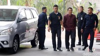 Penangkapan dilakukan di Tiara Convention Center Medan, Sumatera Utara dan kemudian dibawa ke Jakarta untuk diperiksa KPK.