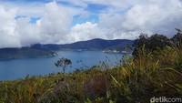Kabupaten Arfak berada di ketinggian 1.700 mdpl. Beragam potensi wisata alam ada di sini, mulai dari danau kembar, pengamatan burung dilindungi, kupu-kupu, hingga budaya lokal yang masih terjaga (Ahmad Masaul Khoiri/detikcom)