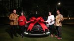 Mobil Baru Lindswell Kwok